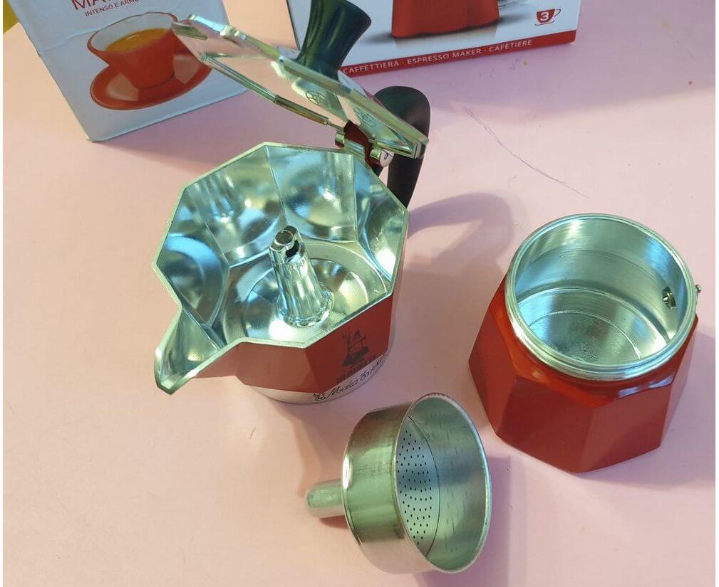 Гейзерная кофеварка Moka Express Rossa, 4942, на 3 чашки, коробка, Bialetti